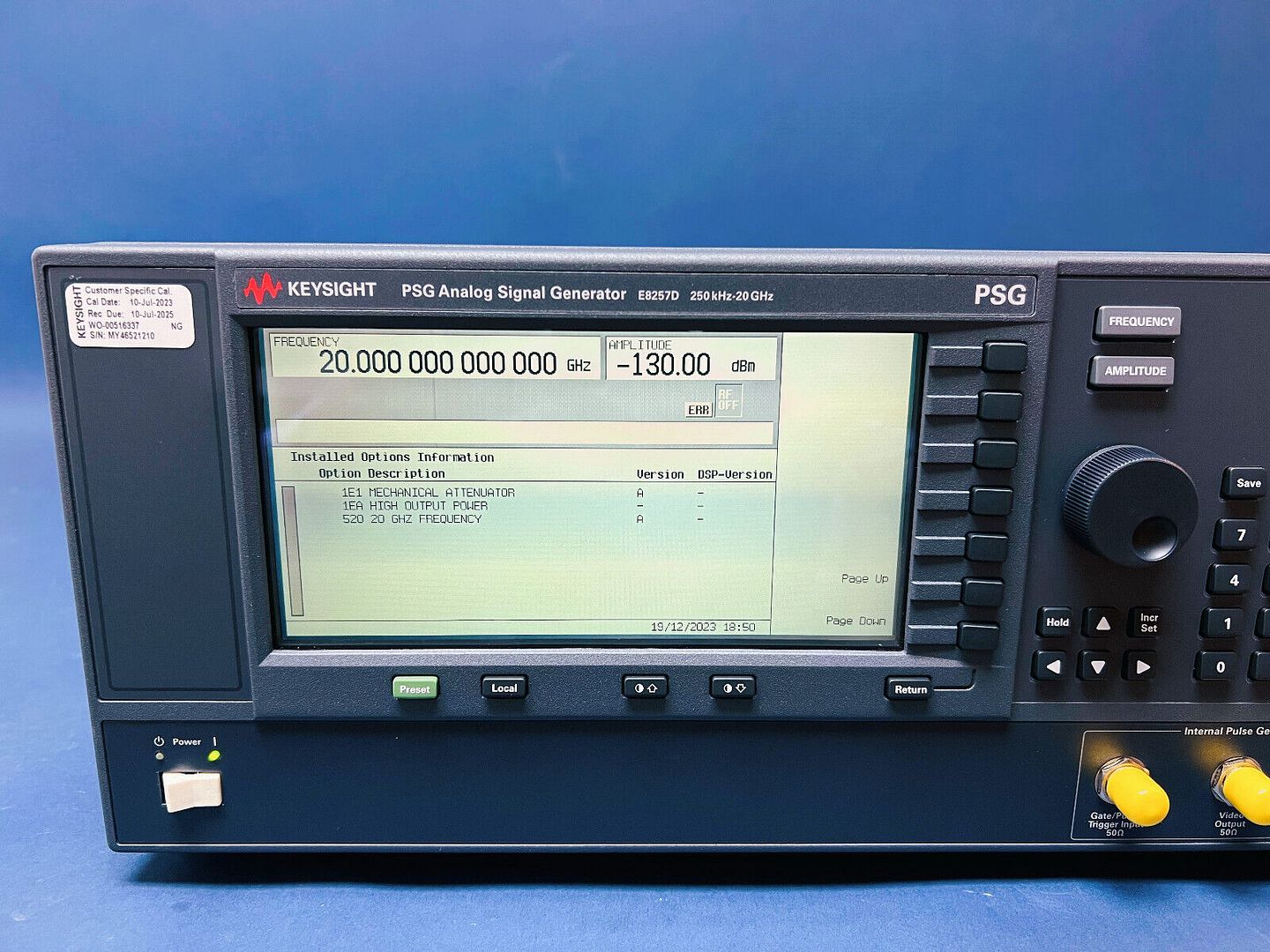 E8257D 1